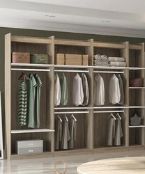 Isla central con gavetas en closet walk-in